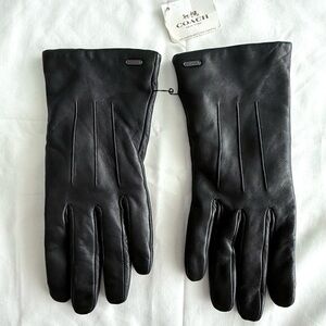 Coach Soft Black Leather Gloves Women’s Size 7 Retail $118.00 NWT